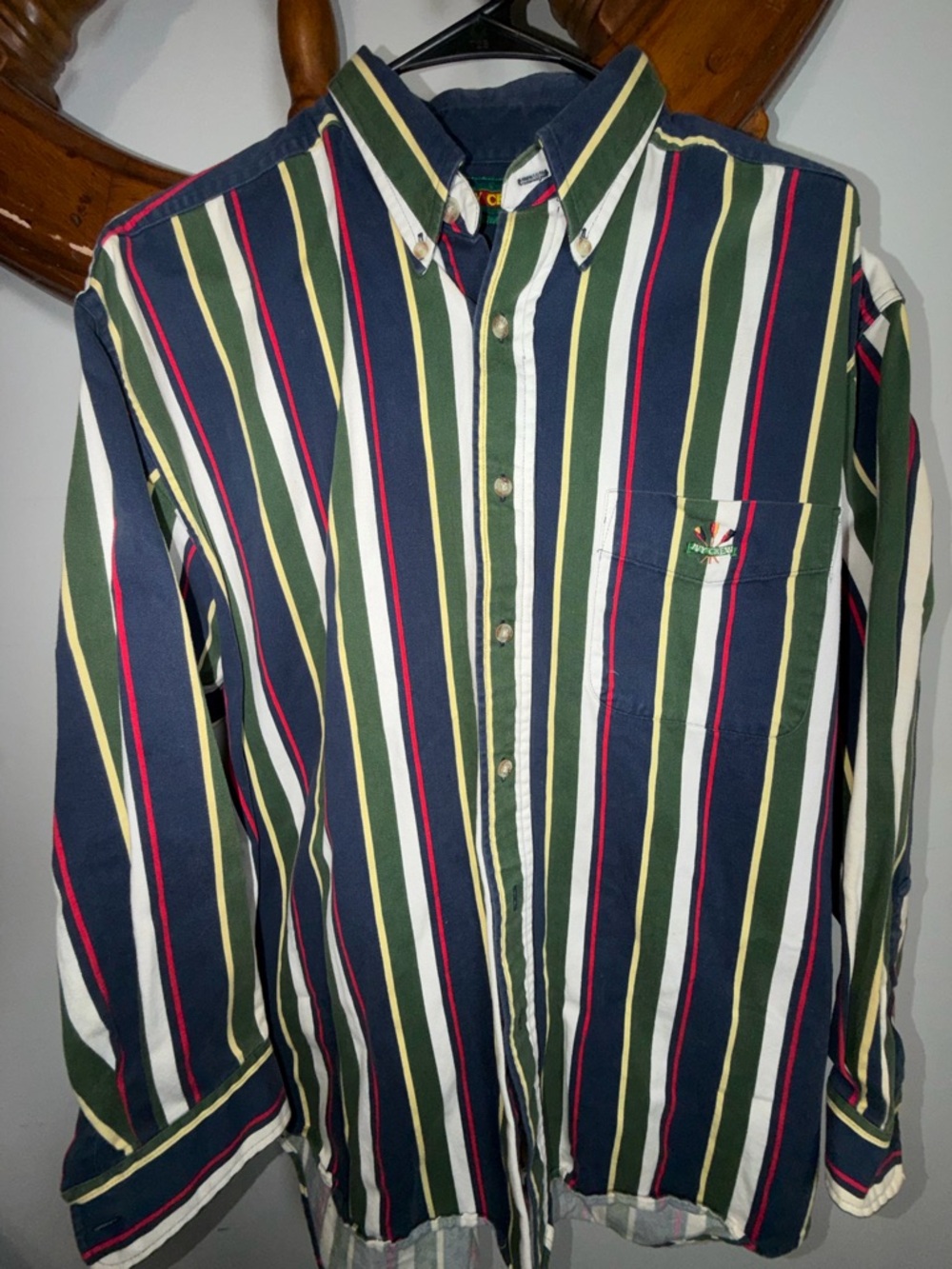 Vintage IVY Crew Button-Down Men's Shirt in Navy and Green - Classic Casual
